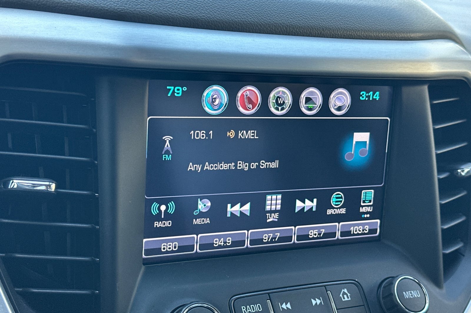 Used 2017 GMC Acadia SLE w/ Driver Alert Package I FWD image 19