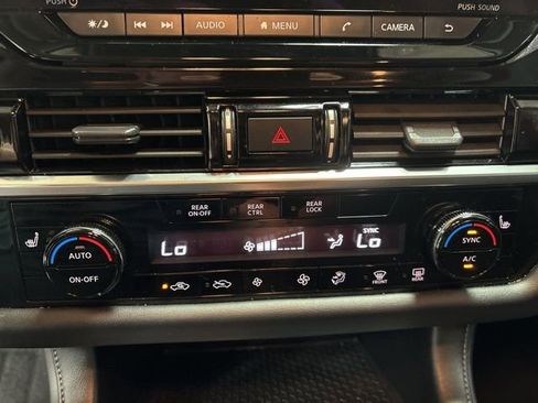 Used 2024 Nissan Pathfinder SV FWD image 20
