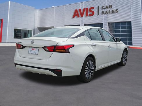 Used 2025 Nissan Altima 2.5 SV FWD image 6
