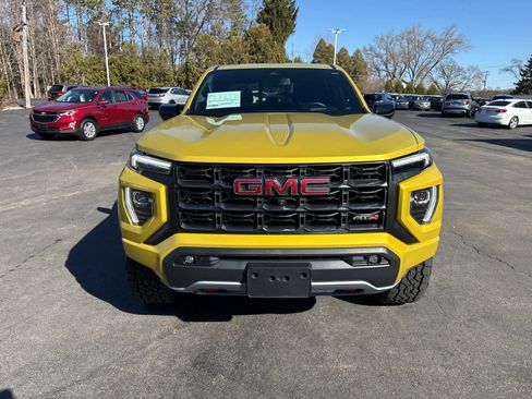 Used 2023 GMC Canyon AT4 w/ AT4 Premium Package image 8