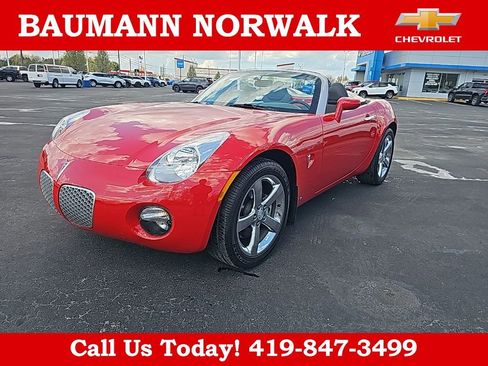 Used 2007 Pontiac Solstice Convertible w/ Premium Package image 10