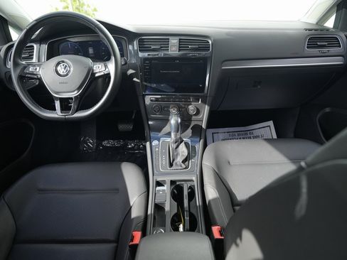 Used 2019 Volkswagen e-Golf SEL Premium image 35