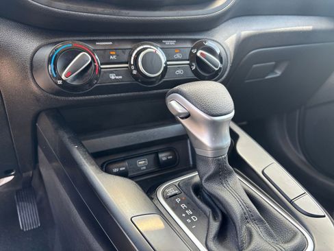 Used 2025 Kia Soul LX w/ LX Technology Package image 39