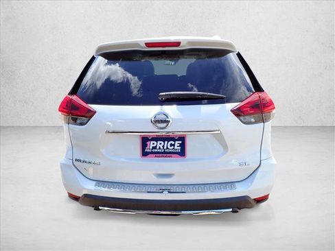 Used 2018 Nissan Rogue SL FWD image 3