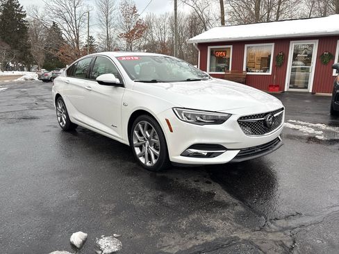 Used 2019 Buick Regal Avenir w/ Driver Confidence Package II image 2