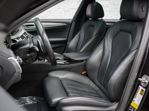 Used 2019 BMW 540i xDrive w/ M Sport Package image 22