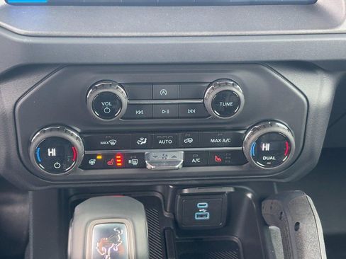 New 2025 Ford Bronco Badlands image 17