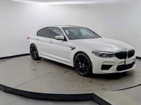 Used 2018 BMW M5 image 11