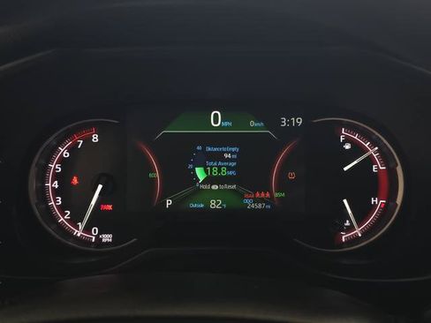 Used 2025 Toyota RAV4 XLE AWD/4WD image 17