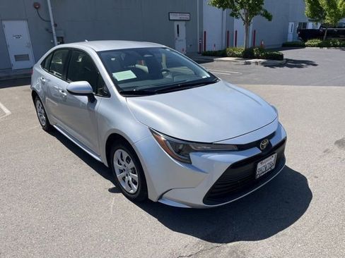 Used 2024 Toyota Corolla LE image 3
