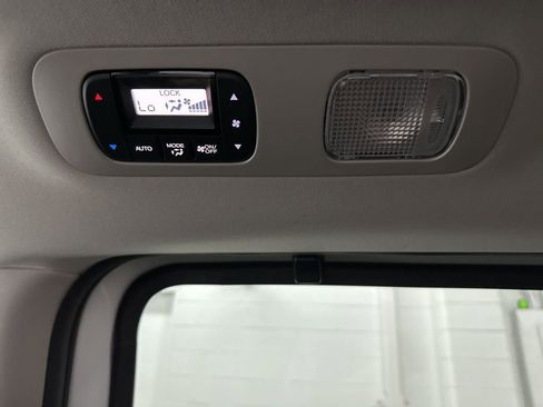 Used 2025 Honda Odyssey Touring image 36