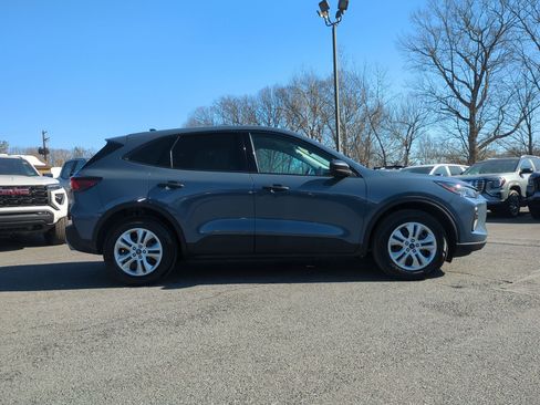 Used 2023 Ford Escape AWD image 4