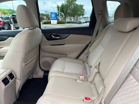 Used 2018 Nissan Rogue SV w/ Sun & Sound Touring Package AWD/4WD image 21