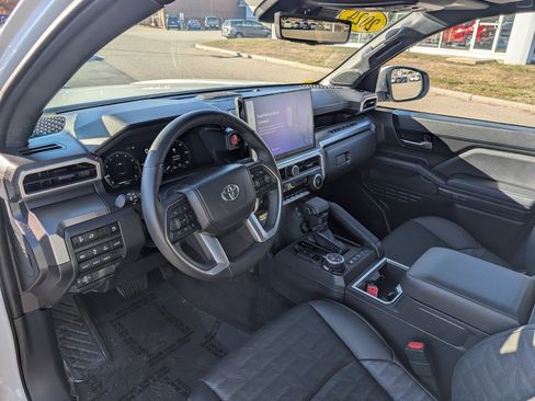 Used 2024 Toyota Tacoma TRD Off-Road image 17