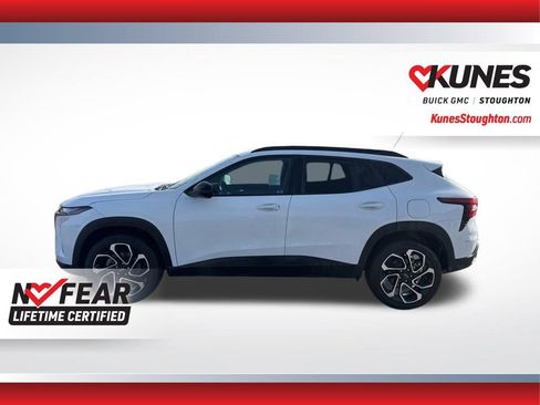 Used 2024 Chevrolet Trax RS w/ Sunroof Package image 8