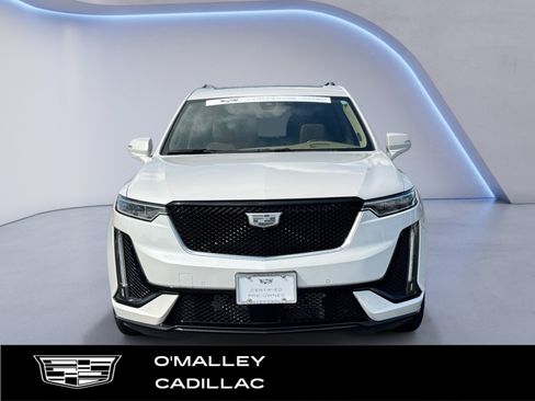 Used 2024 Cadillac XT6 Sport w/ LPO, Onyx Lite Package AWD/4WD image 8