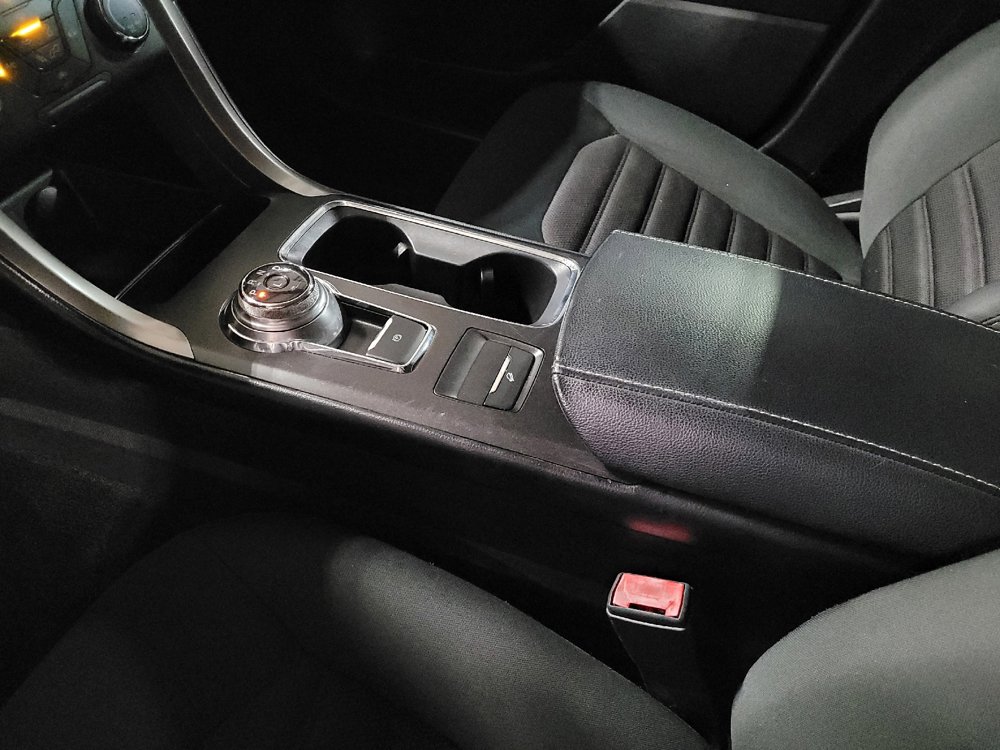 Used 2018 Ford Fusion SE FWD image 26