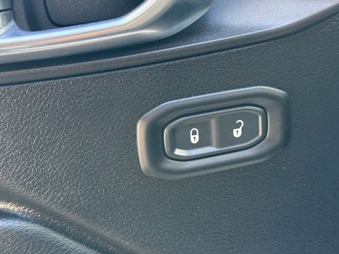 Used 2020 Jeep Wrangler Unlimited Sport AWD/4WD image 13