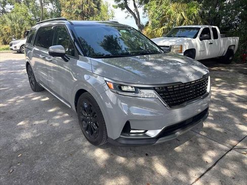 Used 2022 Kia Carnival SX FWD image 4