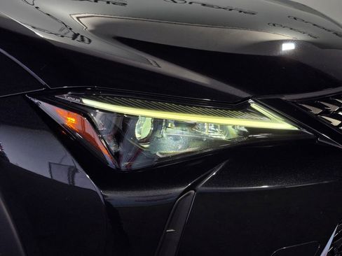 Used 2023 Lexus UX 250h FWD image 5