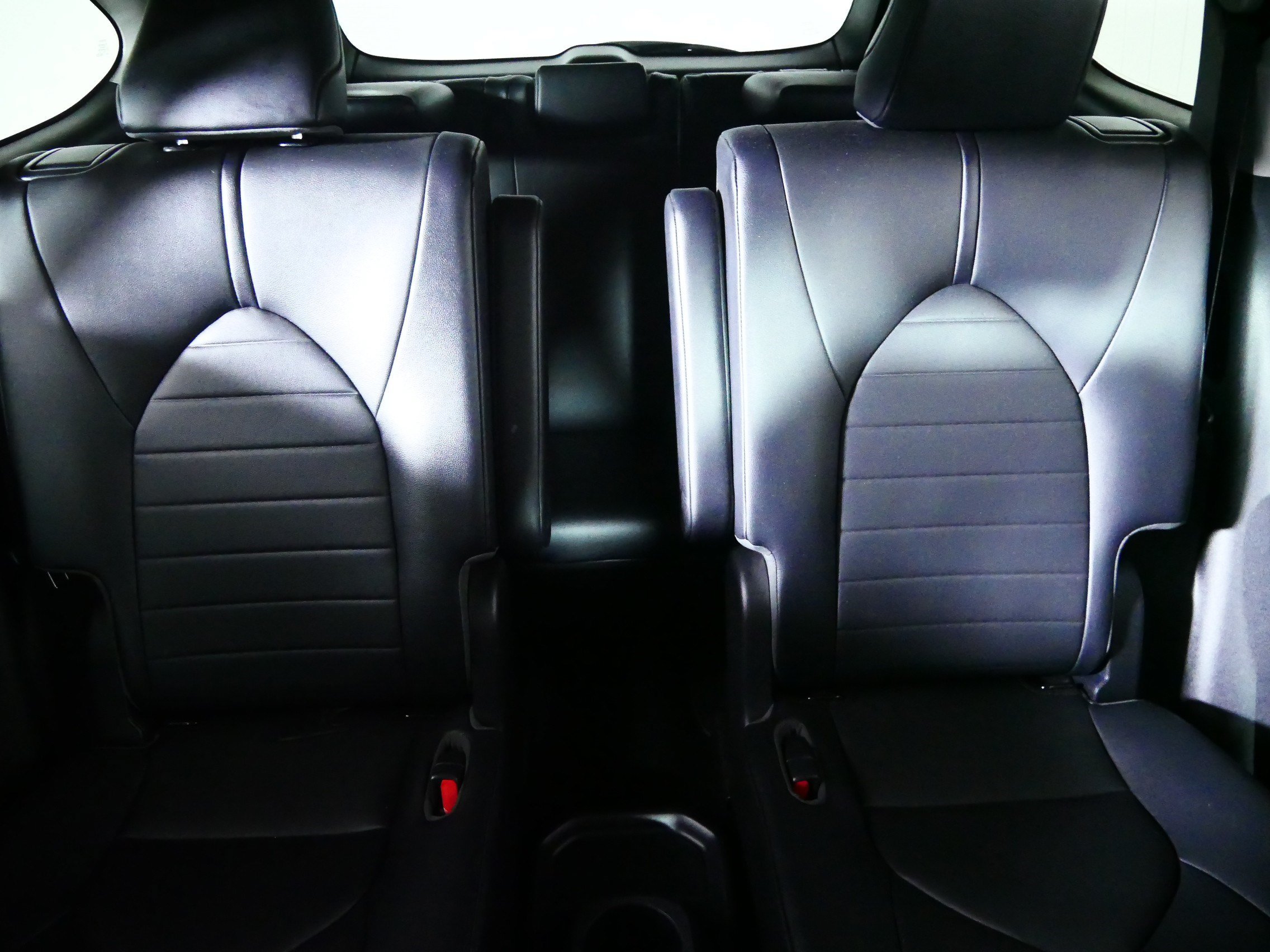 Used 2020 Toyota Highlander XLE AWD/4WD image 13