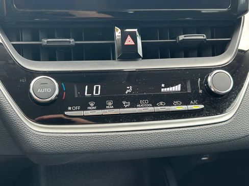 Used 2024 Toyota Corolla LE FWD image 25