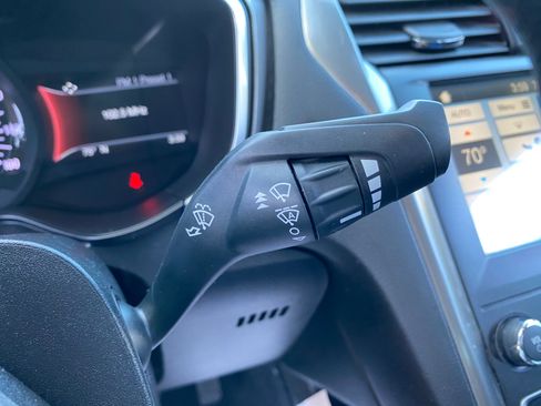 Used 2019 Ford Fusion SE image 60