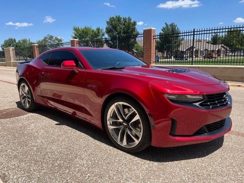 Used 2022 Chevrolet Camaro LT RWD image 7