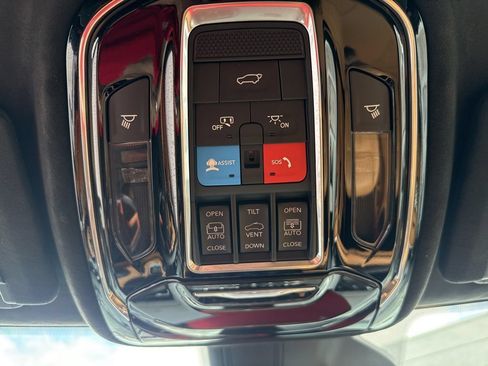 Certified 2024 Jeep Grand Cherokee Summit AWD/4WD image 29
