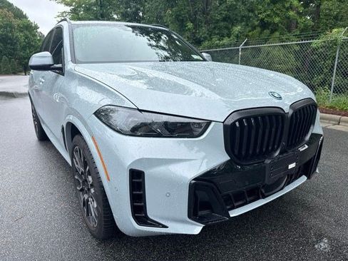 Used 2026 BMW X5 xDrive50e w/ M Sport Package AWD/4WD image 11