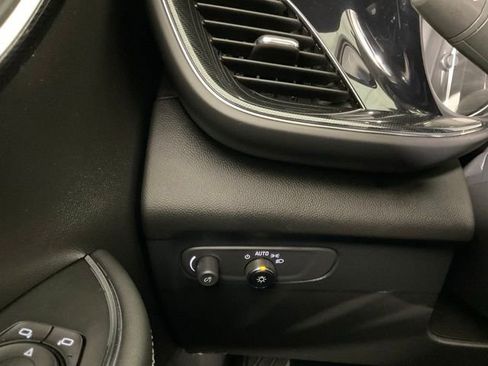 Used 2022 Buick Envision Preferred FWD image 26