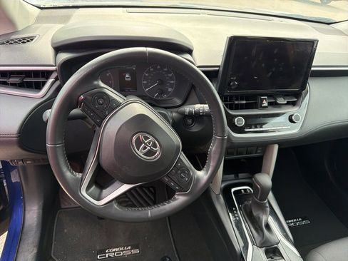 Used 2024 Toyota Corolla Cross LE image 10