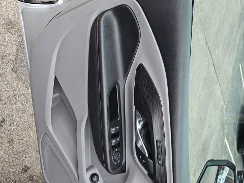 Used 2022 GMC Terrain SLT image 30