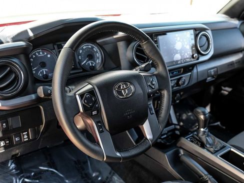 Used 2021 Toyota Tacoma TRD Off-Road image 18
