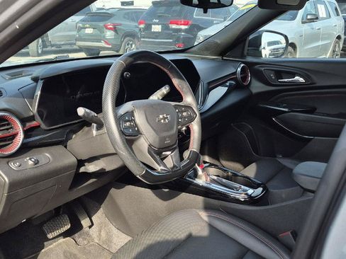 Used 2024 Chevrolet Trax RS w/ Driver Confidence Package FWD image 8