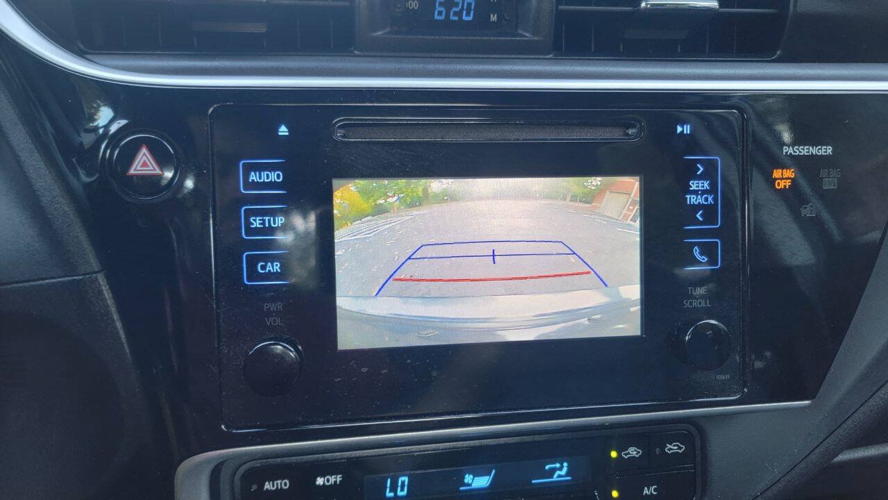 Used 2017 Toyota Corolla LE FWD image 14