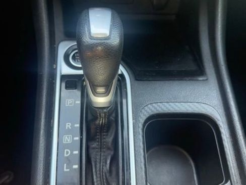 Used 2020 Nissan Sentra SV image 24