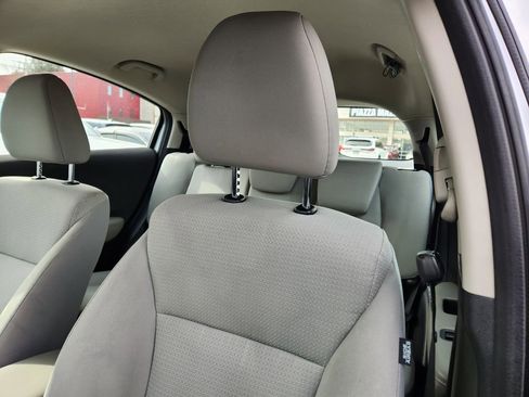 Used 2019 Honda HR-V LX image 11