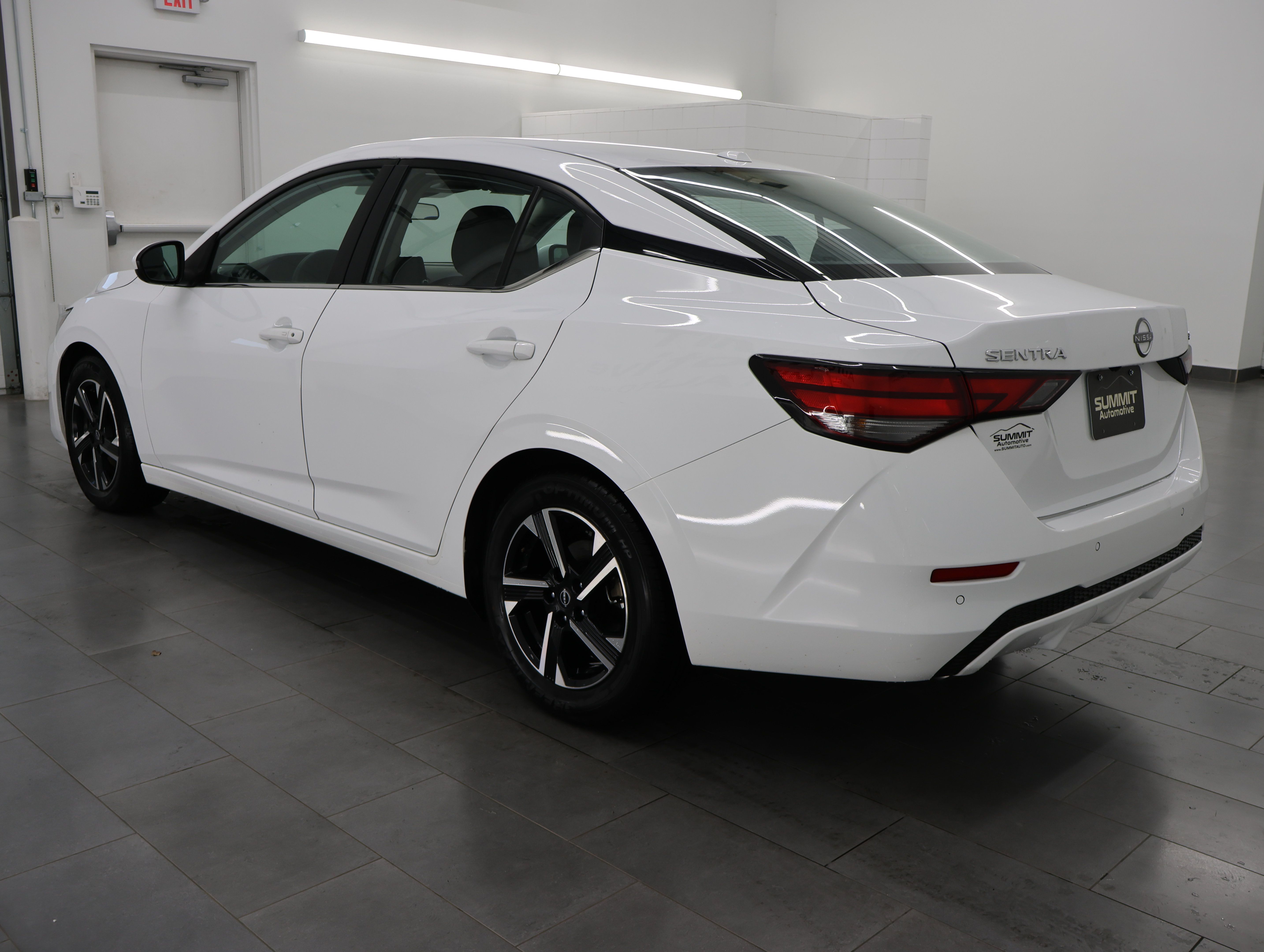 Used 2024 Nissan Sentra SV FWD image 6