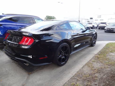 Used 2018 Ford Mustang Coupe w/ Black Accent Pkg RWD image 5