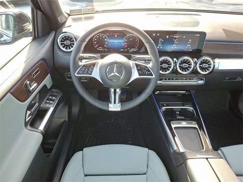 New 2026 Mercedes-Benz GLB 250 4MATIC image 10