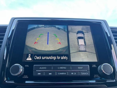 Used 2022 Nissan Titan PRO-4X w/ Pro-4x Convenience Package image 9