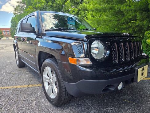 Used 2016 Jeep Patriot Sport w/ Power Value Group FWD image 2