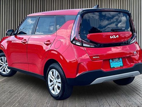 Used 2025 Kia Soul LX FWD image 2