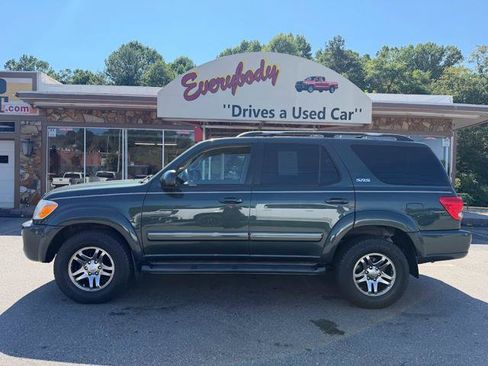 Used 2007 Toyota Sequoia SR5 AWD/4WD image 2