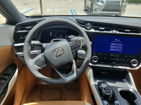 Used 2026 Lexus RZ 350e 2WD w/ Convenience Package image 18