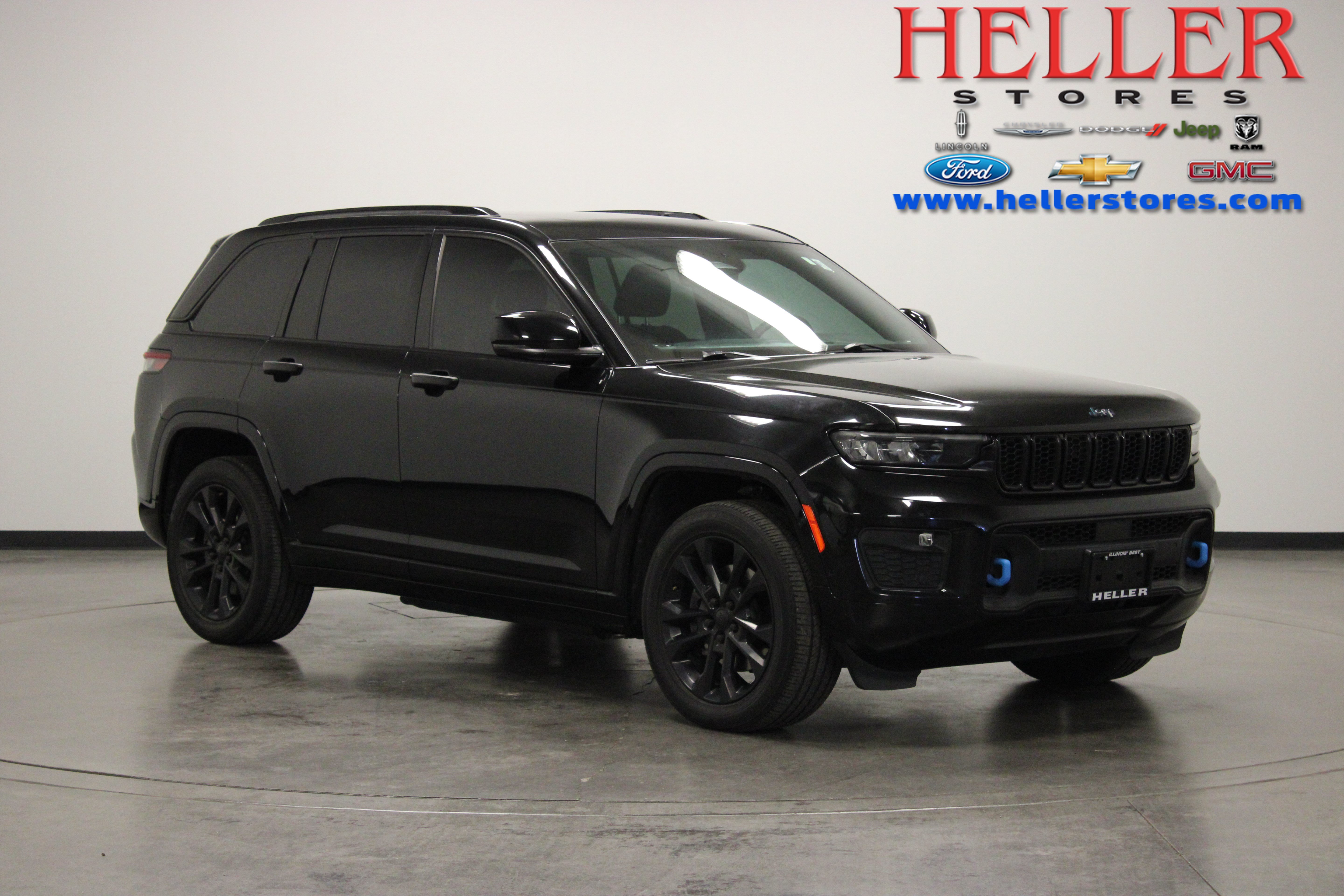 Used 2023 Jeep Grand Cherokee Overland AWD/4WD image 1