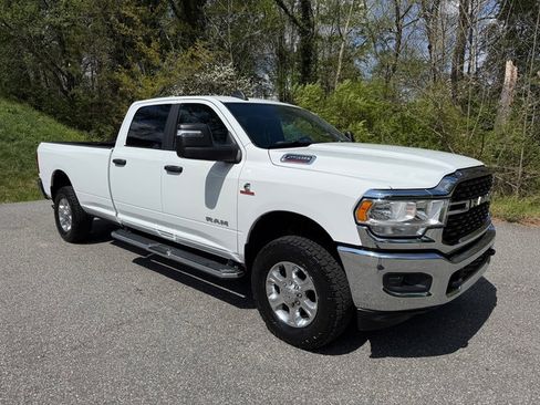 Used 2024 RAM 2500 Big Horn AWD/4WD image 4