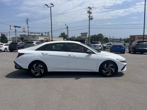 Certified 2025 Hyundai Elantra Sport FWD image 6