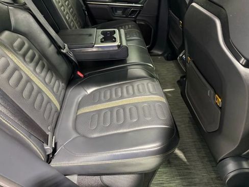 Used 2022 Rivian R1T Adventure image 30